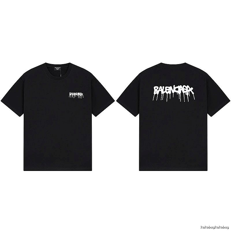 Balenciaga street-style black T-shirt