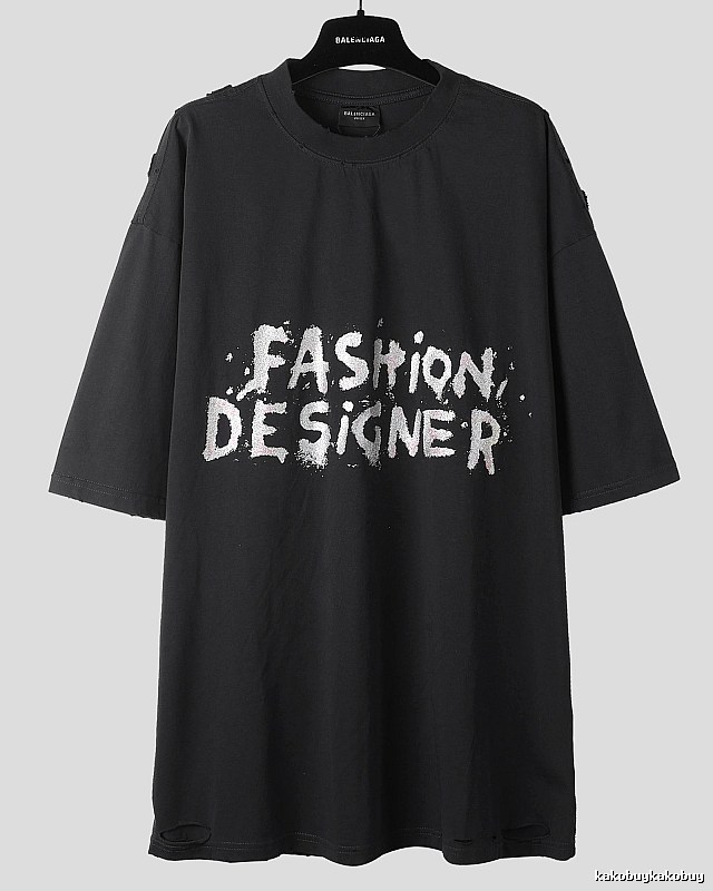 Balenciaga's trendy and cool black T-shirt