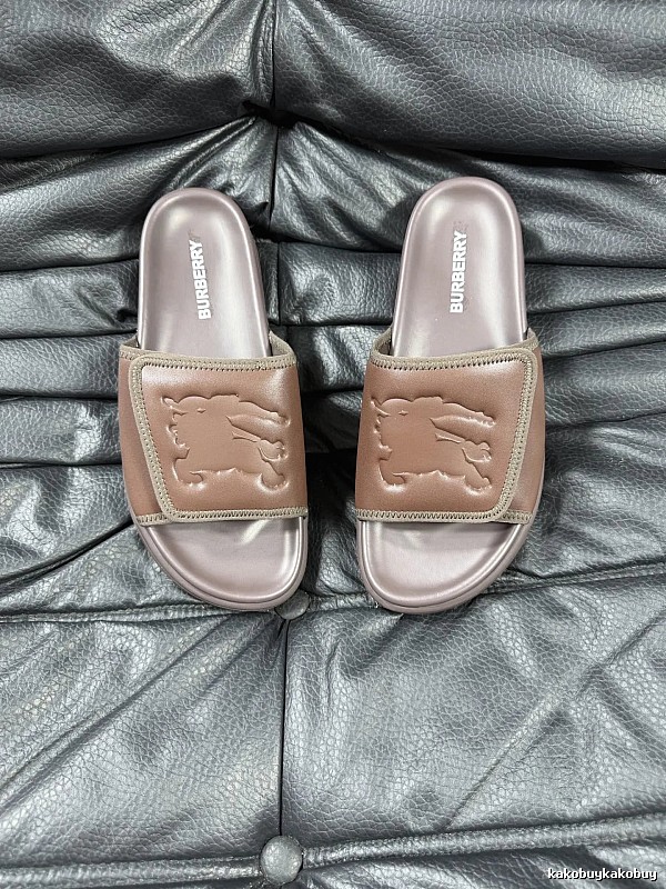 Burberry Classic Knight-Embossed Light Luxury Style Brown Slides