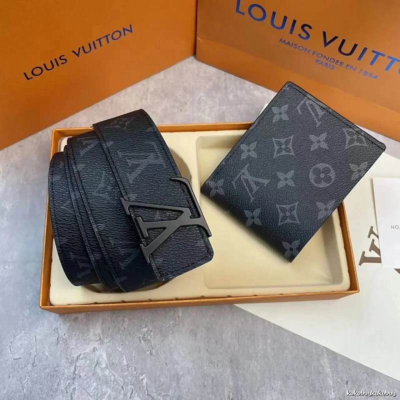 Hermes Travel-Friendly Accent Reversible Leather Belt Layered Outfit
