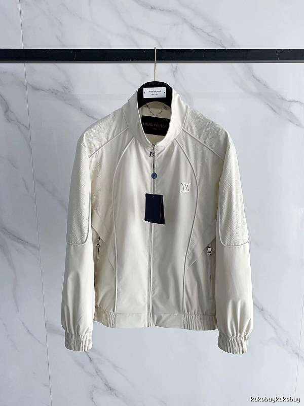 Light Jacket by Arc’teryx with Cream Zip Jacket with Small