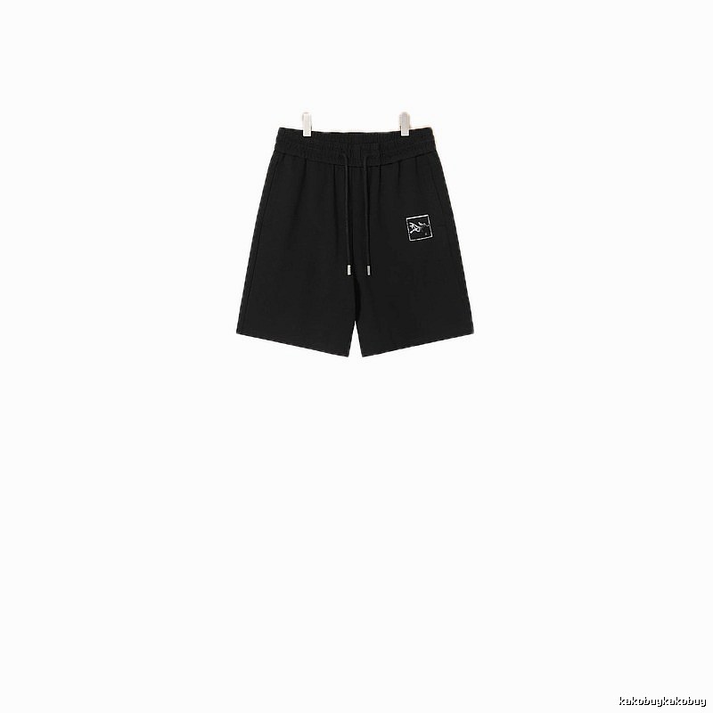 LV classic minimalist style black shorts
