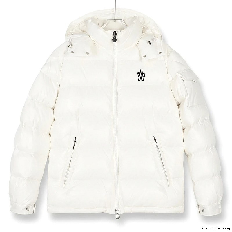 Moncler's classic and simple style white down jacket