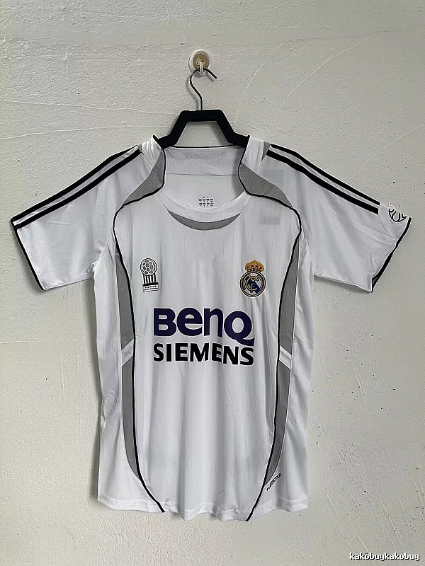 Real Madrid Streetwear Retro Teka soccer jersey White Retro Football with Logo Accent