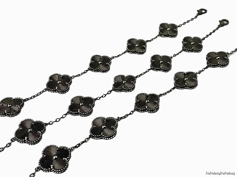 Van Cleef & Arpels Alhambra black bracelet